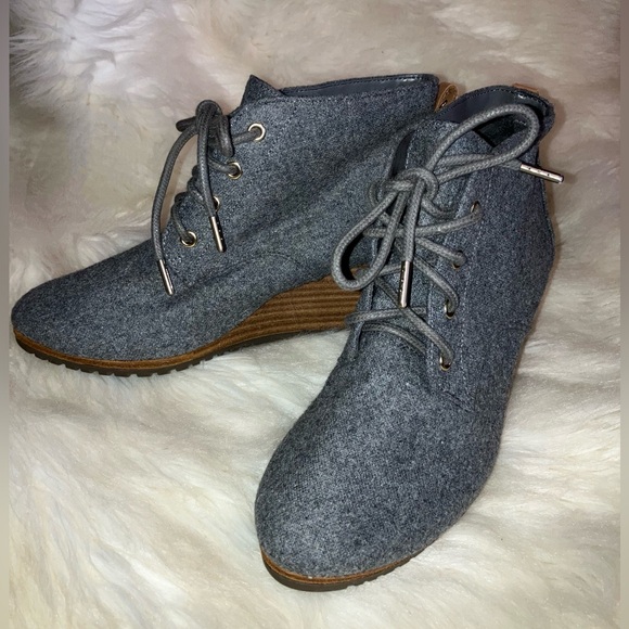Dr Scholls Close Call Wedge Grey Bootie - Picture 1 of 10